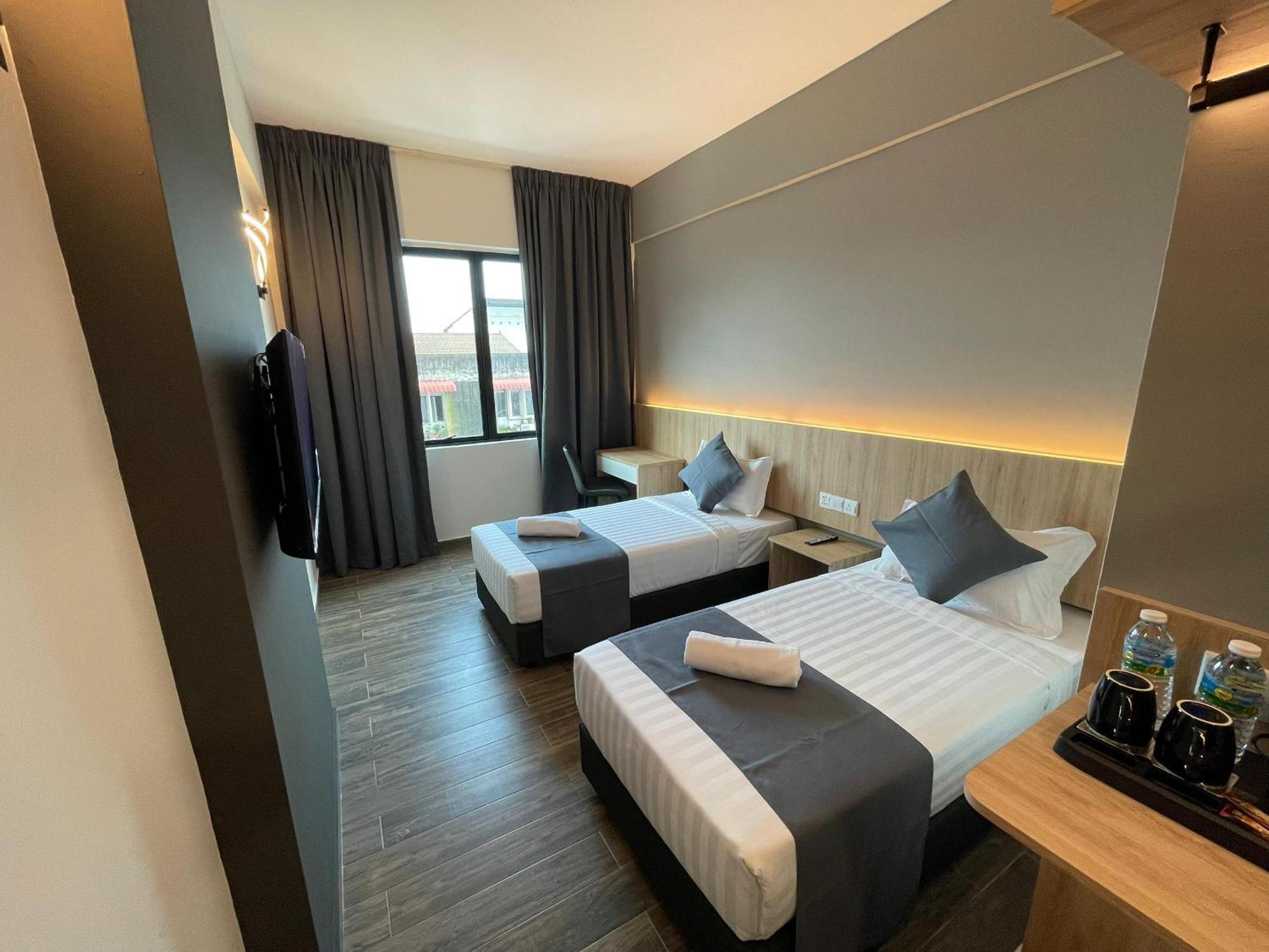 Dj Citi Plaza Hotel & Suites Куала-Тренгану Экстерьер фото